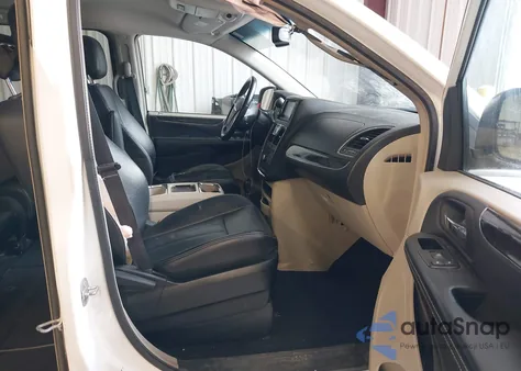 2014 Chrysler Town & Country Touring z USA, uszkodzony, nr VIN 2C4RC1BG7ER435481